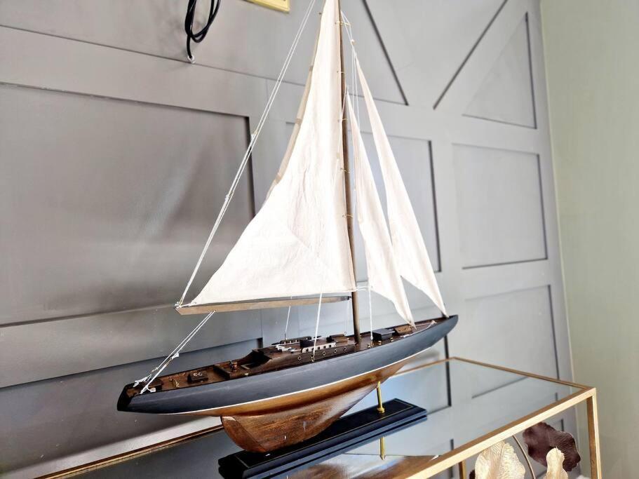 Hamilton-the Cruck Luxury Let *