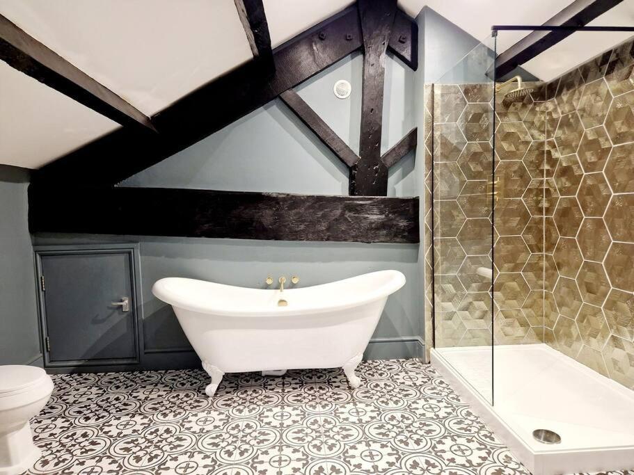 Apartment Hamilton-the Cruck Luxury Let