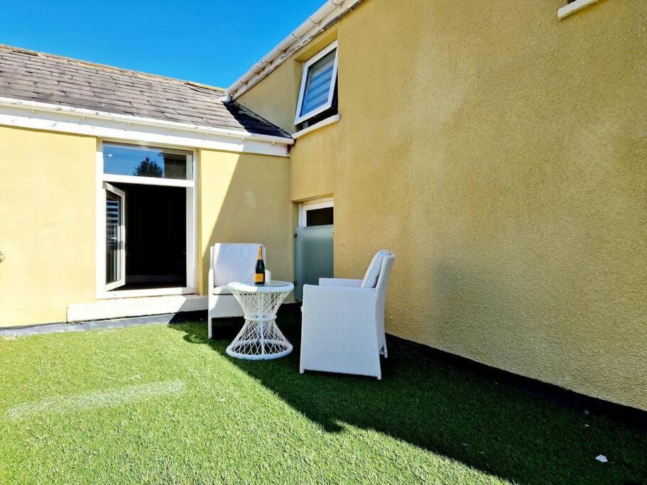Hamilton-the Cruck Luxury Let Scorton (Lancashire)