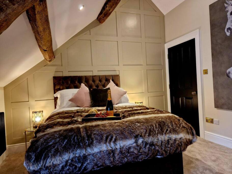 Hamilton-the Cruck Luxury Let *